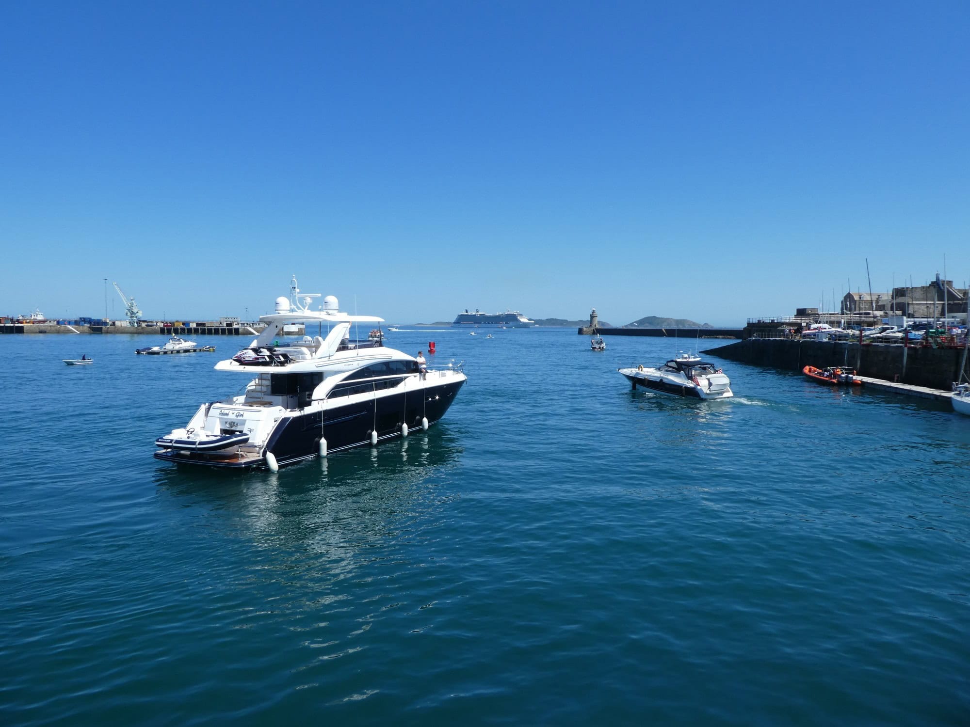 The UK Ship Register (Part I) v. UK Small Ships Register SSR (Part III)